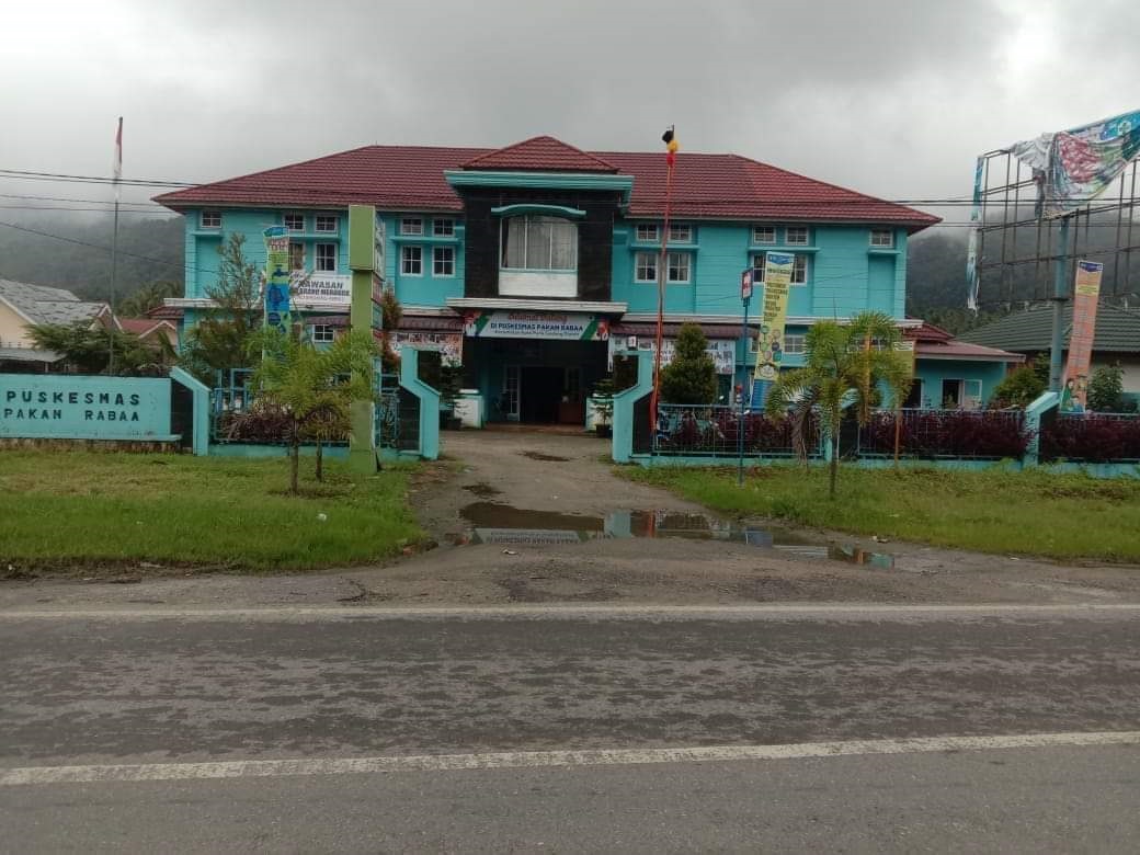 Kondisi Puskesmas Pakanrabaa di Kecamatan Koto Parik Gadang Diateh. Saat ini pelayanan di puskesmas tersebut ditutup sementara waktu. (Arditono - Padek)  