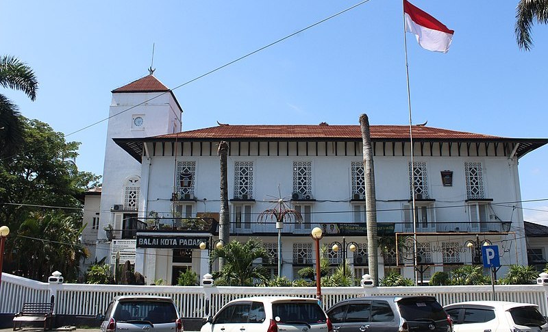 Balaikota Padang ini pernah diwacanakan menjadi Heritage Museum.