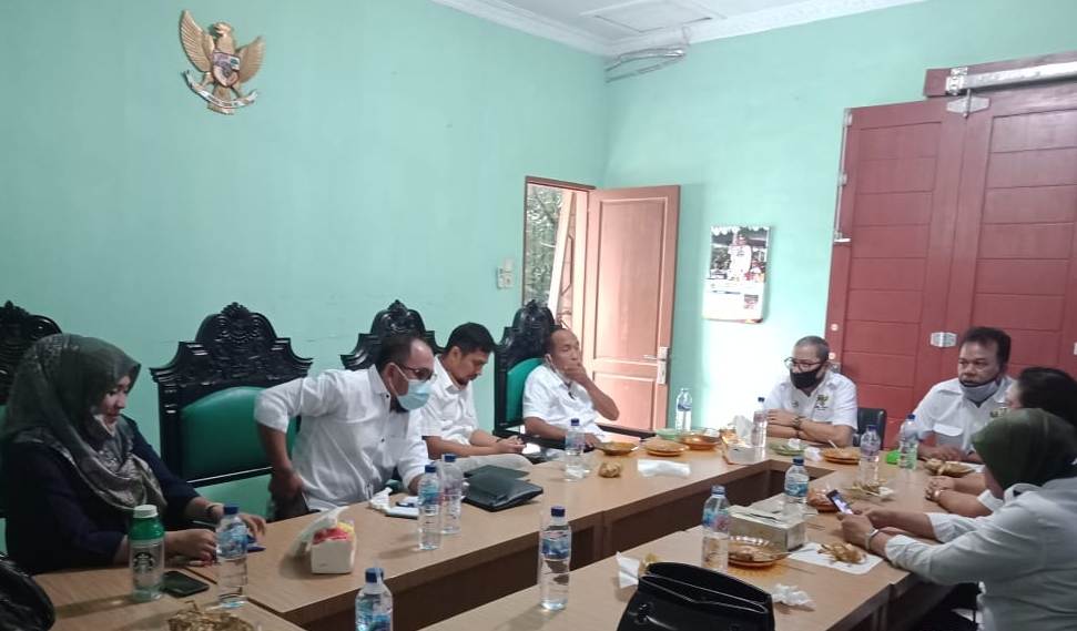 FGD antara KI Sumbar dengan KI Sumut terkait monitoring evaluasi badan publik dan penyelesaian sengketa informasi.