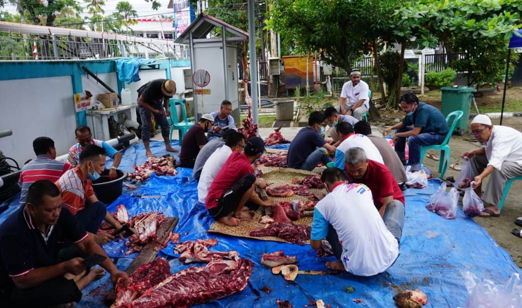 Penyembelihan hewan kurban berlangsung Jumat (31/7/2020) di Kantor PLN UP3 Padang.