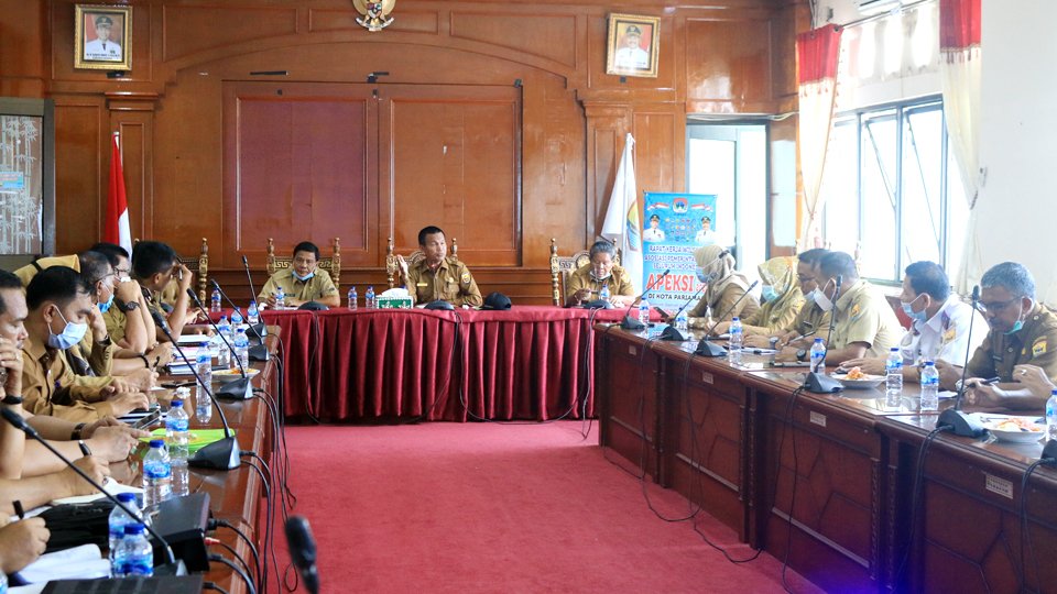 Rapat evaluasi Pemko Pariaman. (Diskominfo Pariaman)