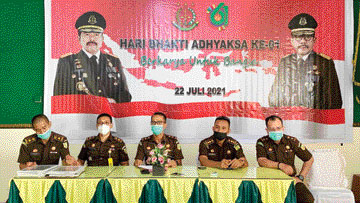 JUMPA PERS: Jajaran Kejari Padang saat melakukan konferensi pers di Aula Kantor Kejari Padang, Rabu (21/7).(INDRA/PADEK)