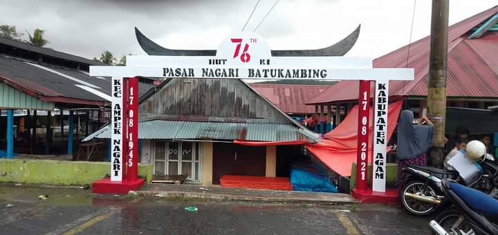 DIBANGUN: Pemkab Agam menggelontorkan dana APBD senilai Rp 456 juta lebih untuk merenovasi pasar rakyat Batukambing tahun ini.(IST)