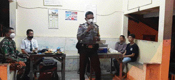 SOSIALISASI: Bhabinkamtibmas Polsek Nanggalo sosialisasi antisipasi kenakalan remaja kepada masyarakat.(IST)