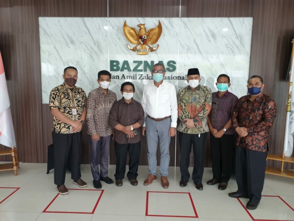 BERI DORONGAN: Wako Payakumbuh Riza Falepi menemui pengurus Baznas Pusat, terkait percepatan verifikasi seleksi pimpinan Baznas.(IST)