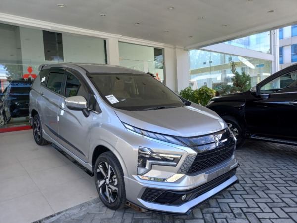Mitsubishi New Xpander  di Kantor PT Suka Fajar Jalan Veteran No 14 A Padang.