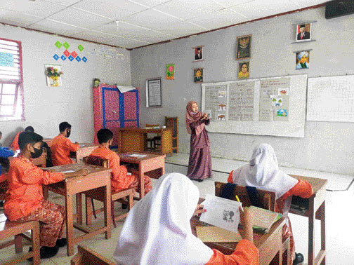 GEMAR MEMBACA: Suasana pembelajaran di SMPN 18 Padang.(IST)