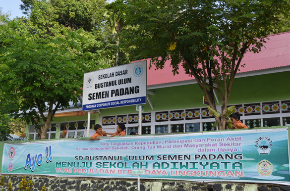 SD Bustanul Ulum, sekolah gratis bagi anak-anak kurang mampu yang dibiayai melalui CSR PT Semen Padang . Pada tahun 2021, PT Semen Padang mengalokasikan dana CSR melalui Yayasan Igasar PT Semen Padang untuk biaya operasional sekolah ini sebesar Rp850 juta