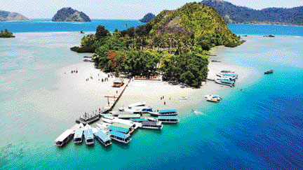 KELOLA: Pulau Setan yang terus berbenah menyambut libur Lebaran.