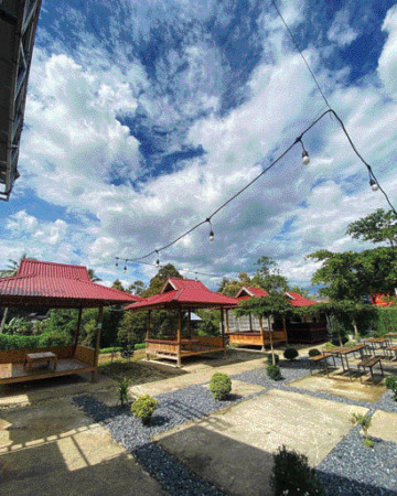 SUASANA nyaman dan asri di kafe Kisai Agro yang menjadi daya tarik bagi setiap pengunjung.(IST)