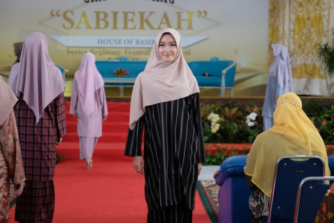 Baju Kurung Basiba dari rumah produksi Sabiekah House of Basiba, Padangpanjang.