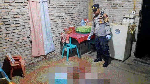 PENYELIDIKAN: Tim Polres Solok Kota melakukan olah tempat kejadian perkara pembunuhan Arnis dan Indah Permata Sari, di Jorong Kototuo, Nagari Sulitair, Kecamatan X Koto Diatas, Jumat (10/6).(IST)