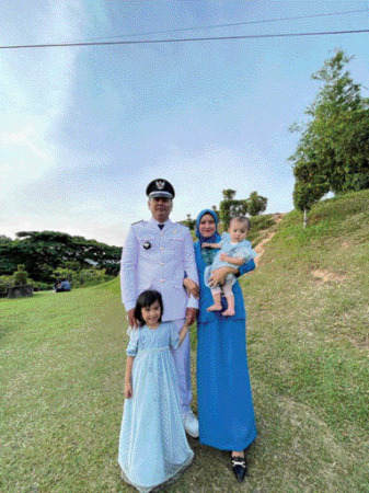 PILIHAN WARGA: Wali Nagari Solok Bio-Bio, Kecamatan Harau, Andri Helmiadi bersama istri dan anak tercinta.(IST)