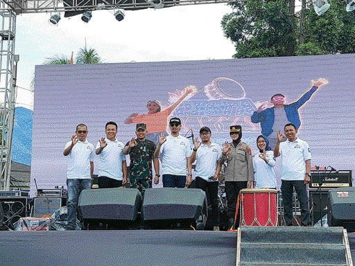 MERIAH: Wali Kota Bukittinggi Erman Safar bersama unsur forkopimda Bukittinggi usai pembukaan Pesta Rakyat Simpedes BRI 2022, Sabtu (24/9).(IST)