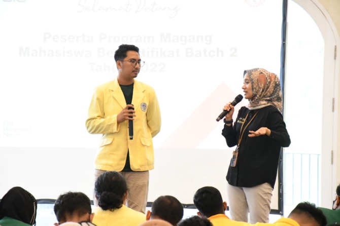 Kepala Unit Humas & Kesekretariatan PT Semen Padang Nur Anita Rahmawati menjelaskan profil perusahaan pada pembukaan PMMB 2022 batch 2.