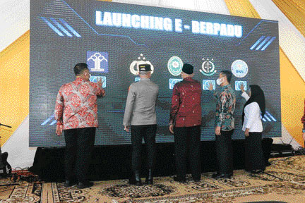 KREATIF: Kapolda Sumbar meluncurkan E-Berpadu, kemarin (31/8).(IST)