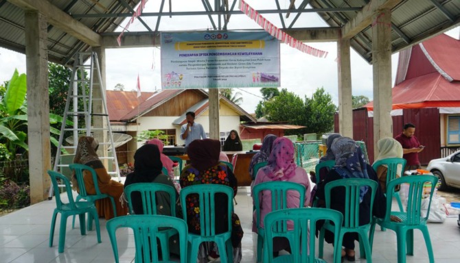 Sinergi: Pelaksanaan pelatihan nilai tambah jagung di Balai Pertemuan Nagari Taram, Kecamatan Harau, baru-baru ini.(IST)