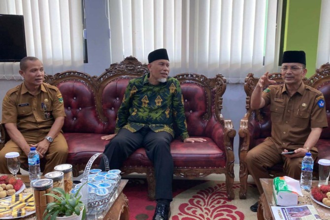 Gubernur Sumbar Mahyeldi mengapresiasi SMA Negeri 2 Payakumbuh sebagai sekolah yang lulusannya terbanyak diterima perguruan tinggi negeri.