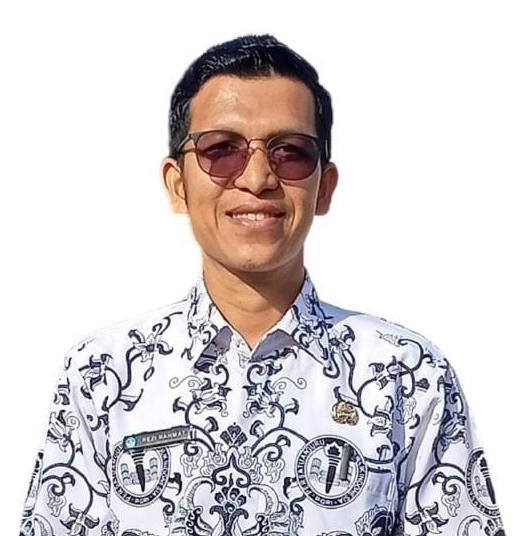 Rezi Rahmad, M.Pd Guru PAI dan Wakil Kurikulum SMPN 32 Solok Selatan