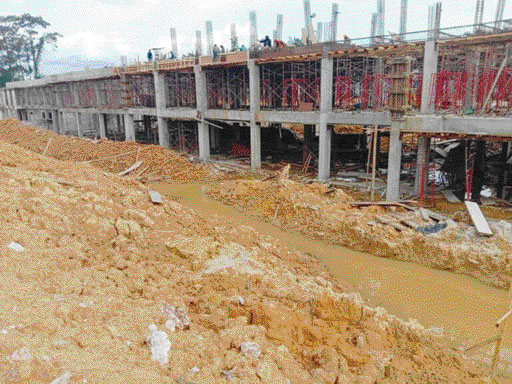 BELUM RAMPUNG: Gedung Rumah Sakit Pratama Tipe D di kawasan Kamangbaru senilai Rp50,8 milliar tidak selesai pembangunannya tahun 2022.(IST)