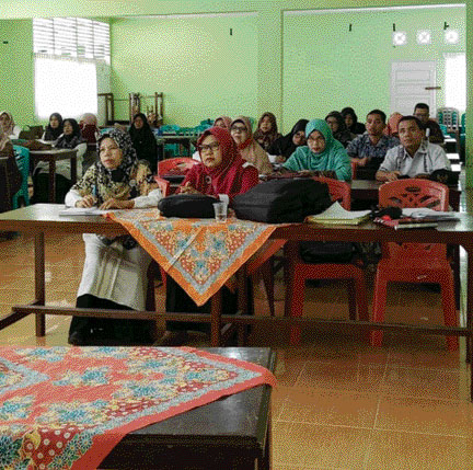 TINGKATKAN SDM: Para guru di Kabupaten Limapuluh Kota saat mengikuti kegiatan MGMP IPS Limapuluh Kota.(IST)