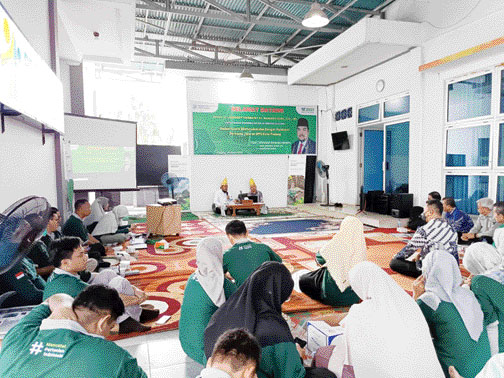 PENGAWASAN: Anggota DPD RI Leonardy Harmainy Dt Bandaro Basa meninjau kesiapan pelaksanaan sensus pertanian ke Kantor BPS Kota Padang, akhir pekan lalu.(IST)