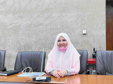 SAMPAIKAN GAGASAN: Nevi Zuairina dalam rapat Komisi VI DPR RI, beberapa waktu lalu.(IST)