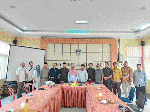 STUDI BANDING: Tim Pansus Ranperda Pengelolaan dan Pengembangan Sistem Air Limbah Domestik DPRD Agam studi banding ke DLH Padang, Rabu (8/3).(IST)