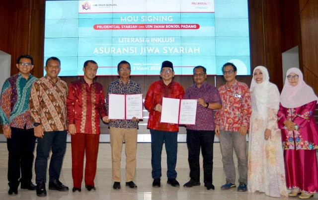 Perjanjian kerja sama literasi dan inklusi asuransi jiwa syariah oleh Prudential Syariah dengan UIN Imam Bonjol Padang.