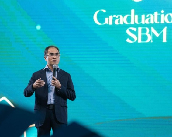 MOTIVASI: Direktur Utama PT Biofarma, Honesti Basyir menjadi pemateri pada acara syukuran wisuda April ITB 2023, Sabtu (8/4).(IST)