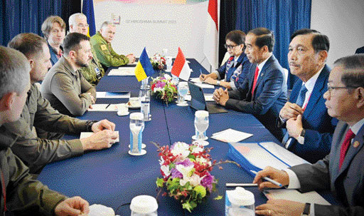 BILATERAL: Presiden Joko Widodo (Jokowi) bertemu Presiden Ukraina Volodymyr Zelensky di sela Konferensi Tingkat Tinggi (KTT) G7 di Hiroshima, Jepang, Minggu (21/5).(LAILY RACHEV SETPRES)