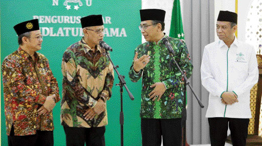TONJOLKAN GAGASAN: Ketua Umum PP Muhammadiyah Haedar Nashir bersama rombongan bertemu dengan Ketua Umum PBNU Yahya Cholil Staquf di Kantor PBNU, Jakarta, Kamis (25/5).(FEDRIK TARIGAN/JPG)
