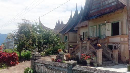 BERSEJARAH:b Rumah Engku Lareh Ampek Koto di Jorong Nagari, Kenagarian Sungaibatang, yang dijadikan sebagai rumah anduangnya Buya Hamka di film Buya Hamka.(PUTRA SUSANTO/PADEK)