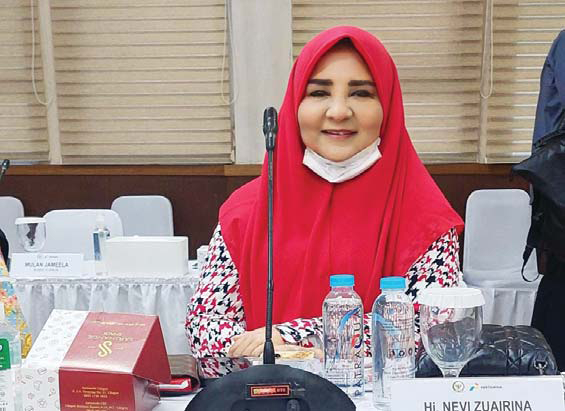 BERI SARAN: Anggota DPR RI asal Sumbar Nevi Zuairina meminta koperasi Indonesia mampu menyelesaikan persoalan mendasar yang dapat mempengaruhi kinerja dan keberlanjutan koperasi.(IST)
