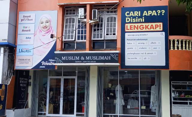 Geliat usaha di Jl S Parman Ulakkarang, Padang Utara, Kota Padang.