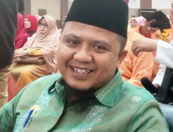 Ketua DPRD Pessel, Ermizen.