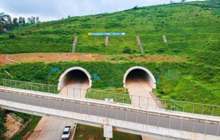 Terowongan yang dibangun Kementerian PUPR di ruas Tol Cileunyi-Sumedang-Dawuan (Cisumdawu) dengan panjang 472 meter dan diameter 14 meter. (Dok.PUPR)