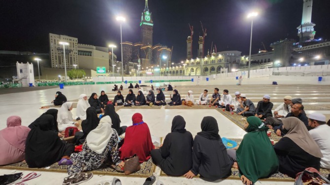 Mahasiswa dan warga Indonesia di Mekkah mengikuti Sekolah Pendidikan Bisnis dan Kewirausahaan Selendang Kakbah beberapa waktu lalu.