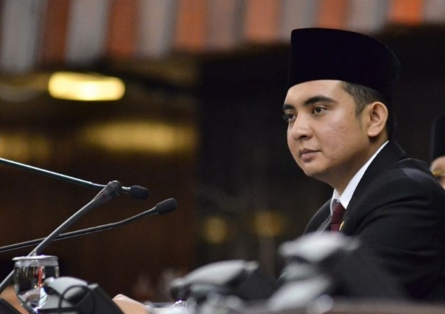 PIONER: Ade Rezki Pratama didapuk menjadi pimpinan sementara DPR/MPR-RI Periode 2014-2019. (Foto: Dok)