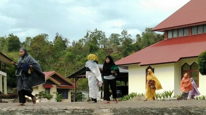 Selama empat bulan berada di Panti Sosial Karya Wanita (PSKW) Andam Dewi, Arosuka, Kabupaten Solok, kelayan dibimbing dengan kegiatan keagamaan dan keterampilan. IST
