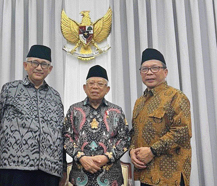 KONSULTASI: Ketum DPP LDII KH Chriswanto Santoso dan Sekretaris Hasyim Nasution mengundang Wapres KH Ma’ruf Amin, kemarin.(IST)