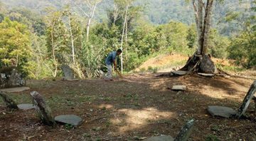 JEJAK MASA LALU: Situs Batu Sandaran Rajo di Kotorajo, perkampungan Minangkabau tempo dulu.(M. FAJAR RILLAH VESKY/PADANG EKSPRES)