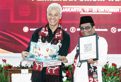 BERPENGALAMAN: Bakal pasangan calon presiden dan wakil presiden Ganjar Pranowo (kiri) dan Mahfud MD (kanan).(SALMAN TOYIBI/JAWA POS)