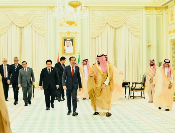 Presiden Jokowi bertemu PM Kerajaan Arab Saudi Mohammed bin Salman al-Saud di Istana Al-Yamamah, Riyadh, Kamis (19/10/2023). (Foto: BPMI Setpres/Laily Rachev)