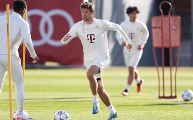Pemain FC Bayern Muenchen latihan jelang pertandingan melawan Galatasaray. (Foto: FC BAYERN)