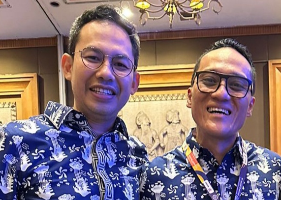 Yuliandre Darwis bersama Ketua Umum HIPPI terpilih Erik Hidayat. (Foto: Dok. Panitia Munas)