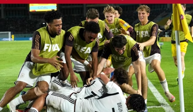 Raksasa Bundesliga Bayern Munchen memuji capaian luar biasa Timnas Jerman yang menjuarai Piala Dunia U-17 setelah menang adu penalti 4-3 melawan Perancis dalam laga final di Stadion Manahan, Surakarta, Indonesia, Sabtu (2/12/2023). (Foto: FC Bayern)