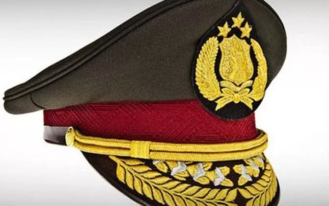 Kapolri Jenderal Pol Listyo Sigit Prabowo melakukan mutasi dan rotasi sejumlah perwira tinggi (pati) hingga perwira menengah (pamen).