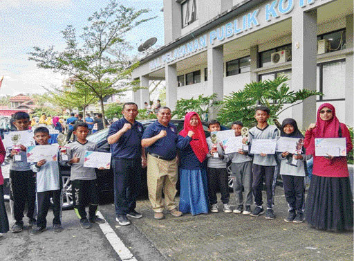 DUKUNGAN: Kadis Pendidikan Kota Payakumbuh, Dasril memberikan dukungan untuk keberhasilan murid dan guru SDN 46 Payakumbuh.(TIM LAMAN GURU)