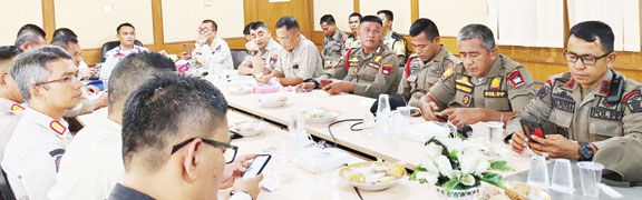 PEMBAHASAN: Satpol PP Kota Padang berencana akan melaksanakan tes Samapta minggu depan.(SATPOL PP KOTA PADANG)